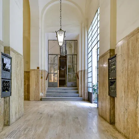 Lavinia's At Colosseo Daire