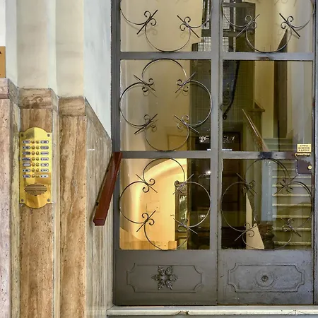 Lavinia's At Colosseo Roma