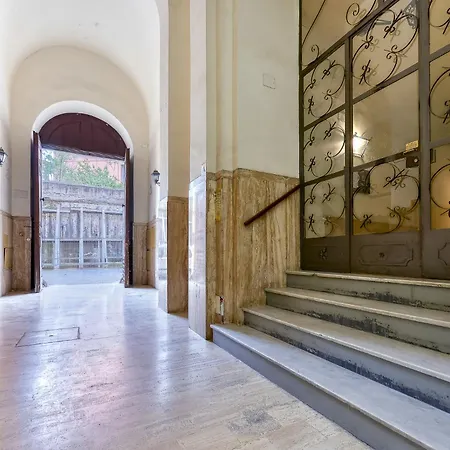 Lavinia's At Colosseo Apartament